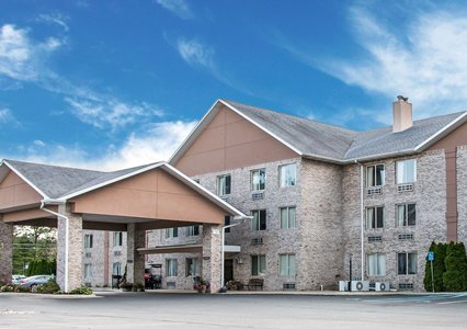 Pet Friendly Comfort Inn in Whitehall, Michigan