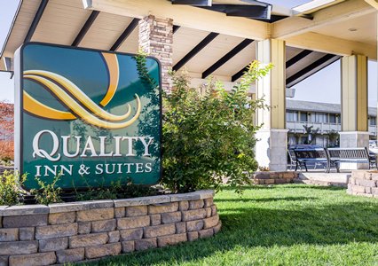 Pet Friendly Quality Inn & Suites in Cameron Park, California