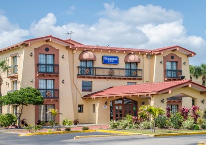 Pet Friendly Rodeway Inn Near Ybor City - Casino in Tampa, Florida