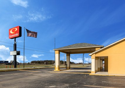 Pet Friendly Econo Lodge in Pryor, Oklahoma