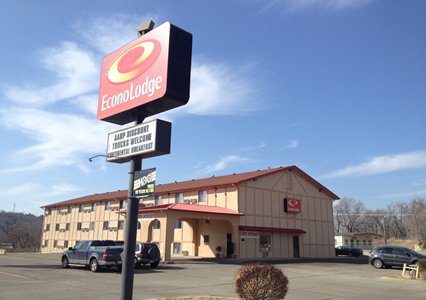 Pet Friendly Econo Lodge in Junction City, Kansas