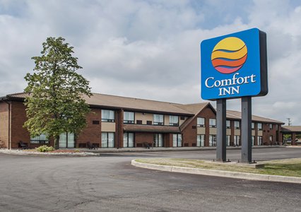 Pet Friendly Comfort Inn in Saint Thomas, Ontario