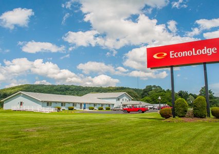 Pet Friendly Econo Lodge in Cuba, New York