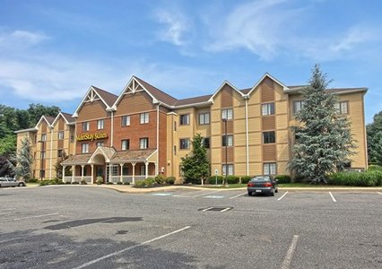 Pet Friendly MainStay Suites of Lancaster County in Mountville, Pennsylvania