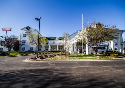 Pet Friendly Comfort Suites Appleton Airport in Appleton, Wisconsin