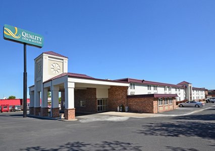 Pet Friendly Quality Inn & Suites in Lincoln, Nebraska