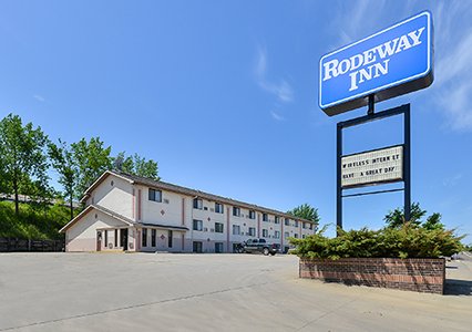 Pet Friendly Rodeway Inn in Dickinson, North Dakota