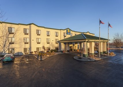 Pet Friendly Quality Inn and Suites Evansville in Evansville, Indiana