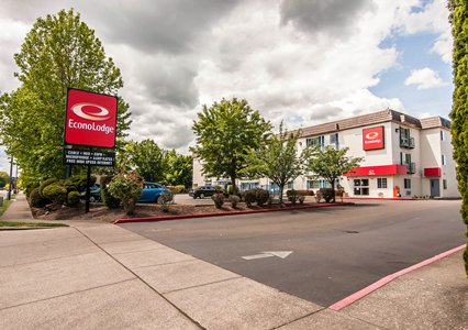 Pet Friendly Econo Lodge in Corvallis, Oregon