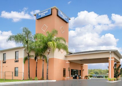 Pet Friendly Rodeway Inn in Wesley Chapel, Florida