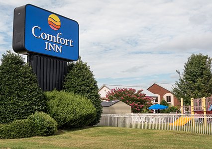 Pet Friendly Comfort Inn Petersburg - Fort Lee in Petersburg, Virginia