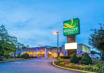Pet Friendly Quality Inn & Conference Center in Brattleboro, Vermont