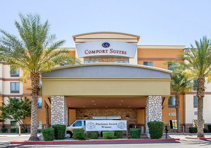 Pet Friendly Comfort Suites Univ. of Phoenix Stadium Area in Glendale, Arizona