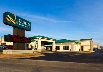 Pet Friendly Quality Inn & Suites Moline - Quad Cities in Moline, Illinois
