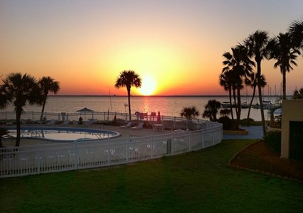 Pet Friendly Quality Inn & Suites in Gulf Breeze, Florida