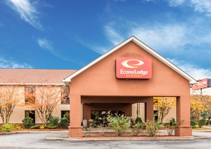 Pet Friendly Econo Lodge Inn & Suites in Canton, Georgia