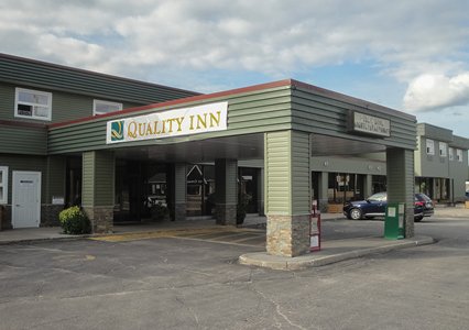 Pet Friendly Quality Inn in Bracebridge, Ontario