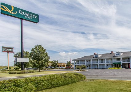 Pet Friendly Quality Inn in Scottsboro, Alabama