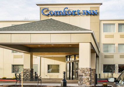 Pet Friendly Comfort Inn Mayfield Heights Cleveland East in Mayfield Heights, Ohio