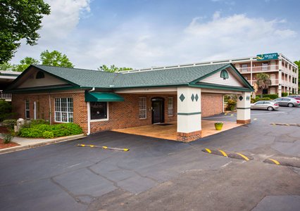 Pet Friendly Rodeway Inn Harbison Area in Columbia, South Carolina