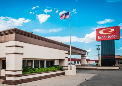 Pet Friendly Econo Lodge in Clovis, New Mexico