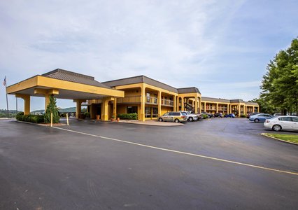 Pet Friendly Quality Inn Airport - Southeast in Birmingham, Alabama