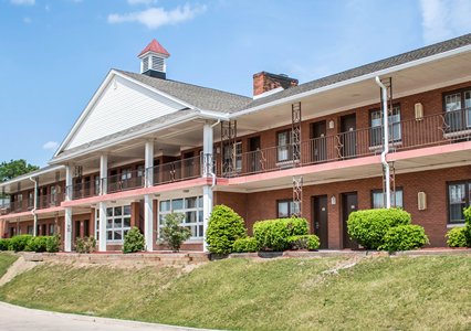 Pet Friendly Econo Lodge in Williamsport, Pennsylvania