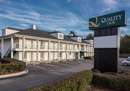 Pet Friendly Quality Inn in Laurinburg, North Carolina