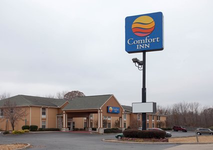 Pet Friendly Quality Inn and Suites I-40 East in North Little Rock, Arkansas