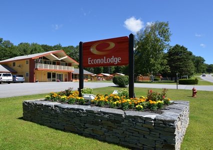 Pet Friendly Econo Lodge in Manchester, Vermont