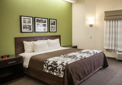 Pet Friendly Sleep Inn & Suites Hagerstown in Hagerstown, Maryland