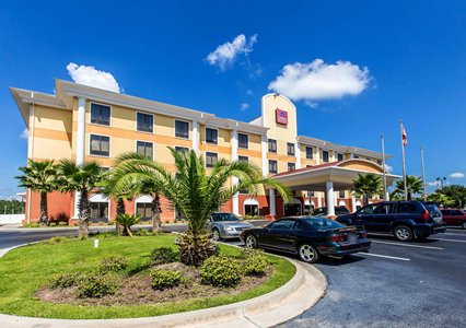 Pet Friendly Comfort Suites in Waycross, Georgia