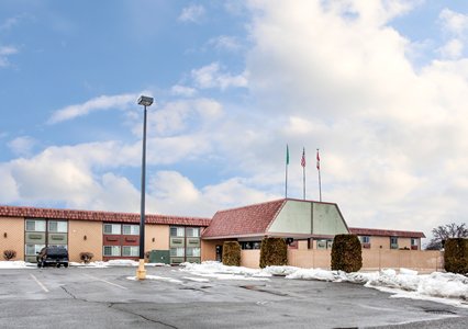 Pet Friendly Quality Inn & Suites Okanogan - Omak in Okanogan, Washington