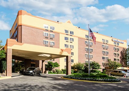 Pet Friendly Comfort Inn University Center in Fairfax, Virginia
