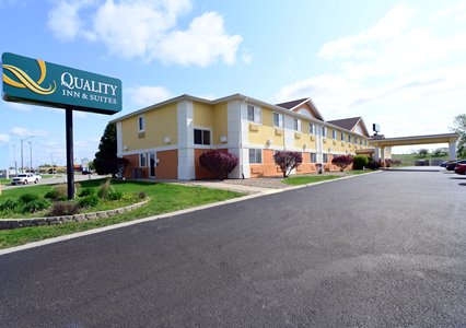 Pet Friendly Quality Inn & Suites in Springfield, Illinois