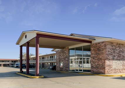 Pet Friendly Econo Lodge in Russellville, Arkansas