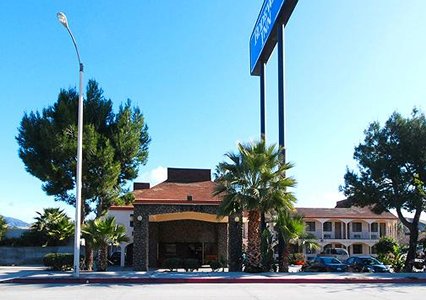 Pet Friendly Rodeway Inn Magic Mountain Area in Castaic, California