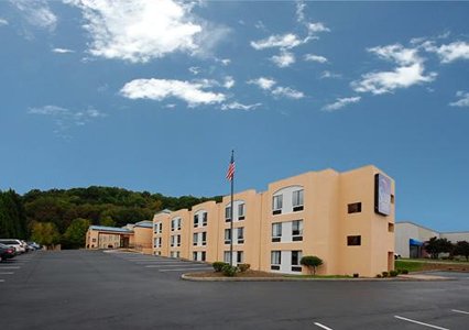 Pet Friendly Sleep Inn Tanglewood in Roanoke, Virginia