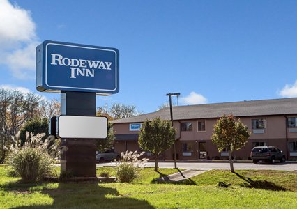 Pet Friendly Rodeway Inn & Suites in Buena, New Jersey