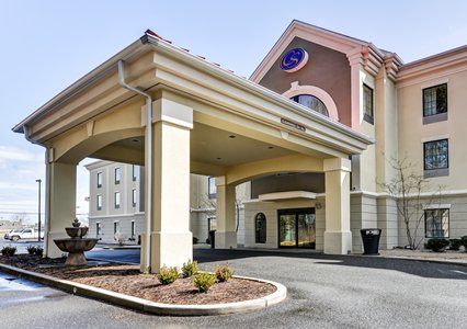 Pet Friendly Comfort Suites in Ocean City, Maryland