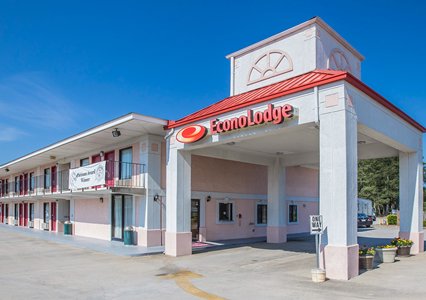 Pet Friendly Econo Lodge in Thomson, Georgia