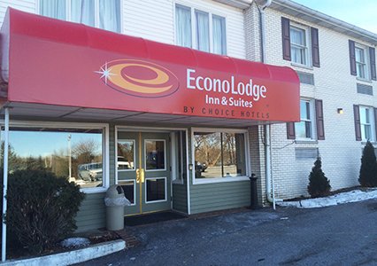 Pet Friendly Econo Lodge Airport in Reading, Pennsylvania