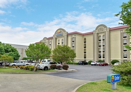 Pet Friendly Comfort Inn & Suites Airport in Little Rock, Arkansas