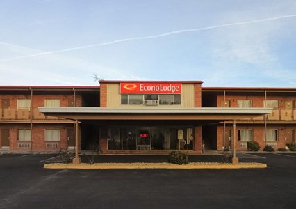 Pet Friendly Econo Lodge in Lexington, Virginia