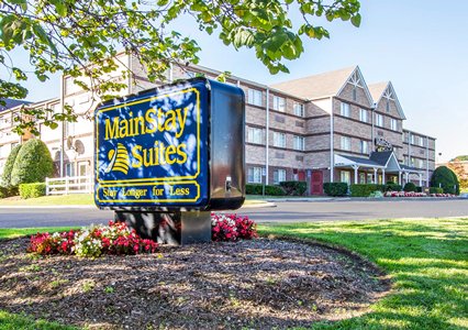 Pet Friendly MainStay Suites in Brentwood, Tennessee