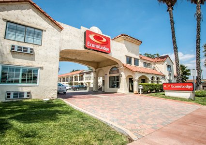 Pet Friendly Econo Lodge in Moreno Valley, California