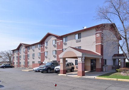 Pet Friendly Rodeway Inn Waukegan in Waukegan, Illinois