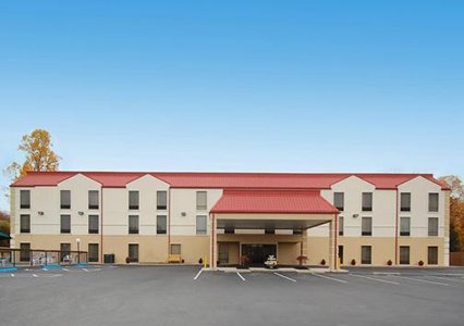 Pet Friendly Comfort Inn South in Kingsport, Tennessee
