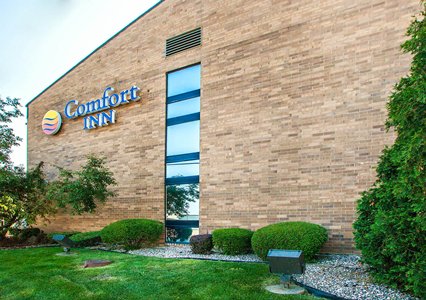 Pet Friendly Comfort Inn Arlington Heights - OHare in Arlington Heights, Illinois