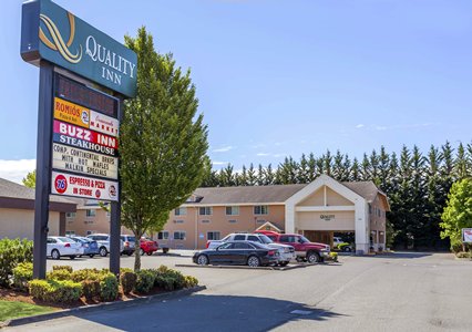 Pet Friendly Quality Inn Near Seattle Premium Outlets in Arlington, Washington